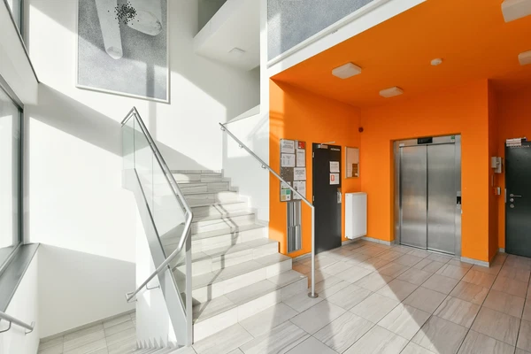 Pod Harfou, Vysočany - Praha 9 | Pronájem, Byt, 2+kk, 53 m²