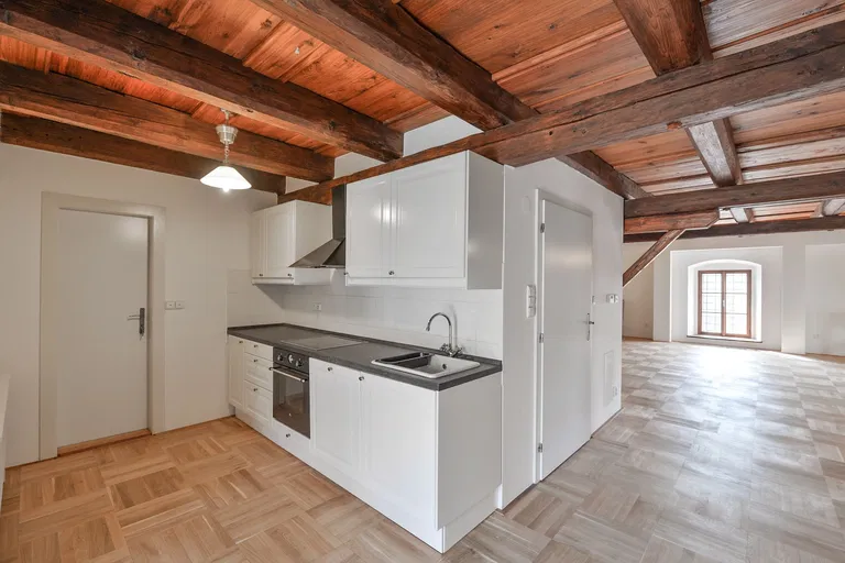 U Klikovky, Smíchov - Praha 5 | Pronájem, Byt, 2+kk, 100 m²