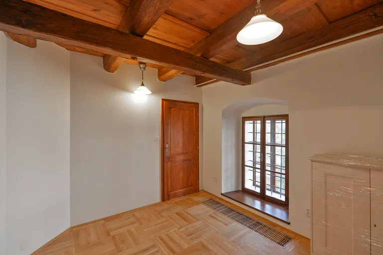 U Klikovky, Smíchov - Praha 5 | Pronájem, Byt, 2+kk, 100 m²