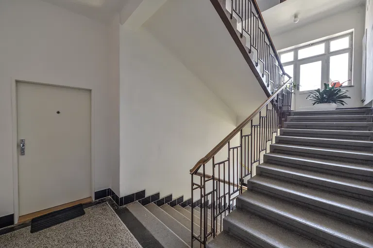 Jugoslávských partyzánů, Bubeneč - Prague 6 | Rent, Apartment, Three-bedroom (4+1), 147 m²