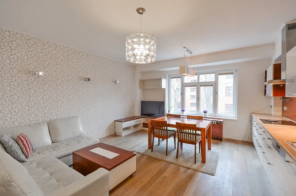 Generála Píky, Dejvice - Prague 6 | Sale, Apartment, Three-bedroom (4+kk), 91 m²