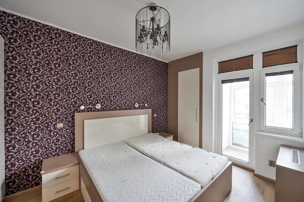 Generála Píky, Dejvice - Prague 6 | Sale, Apartment, Three-bedroom (4+kk), 91 m²