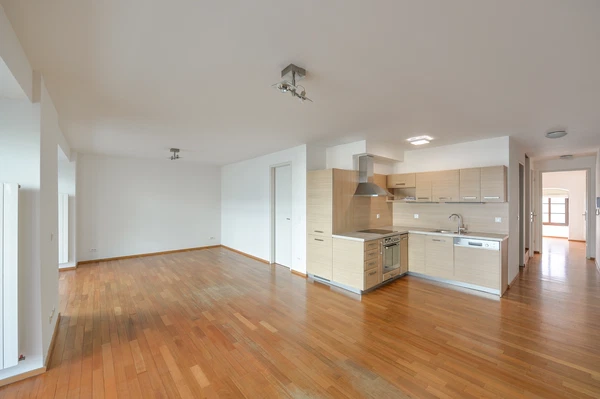 Šaldova, Karlín - Prague 8 | Rent, Apartment, Three-bedroom (4+kk), 96 m²