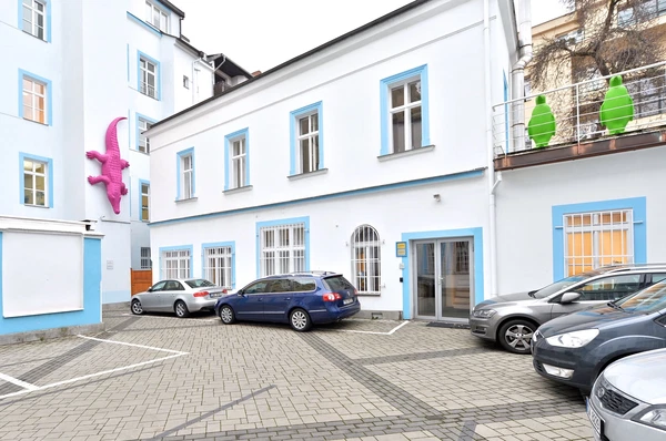 Husinecká, Žižkov - Prague 3 | Rent, Office building