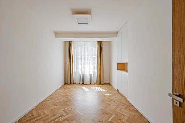 Štursova, Bubeneč - Prague 6 | Rent, Apartment, Three-bedroom (4+kk), 148 m²