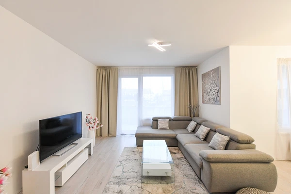 Zvěřinova, Strašnice - Praha 3 | Pronájem, Byt, 4+kk, 114 m²