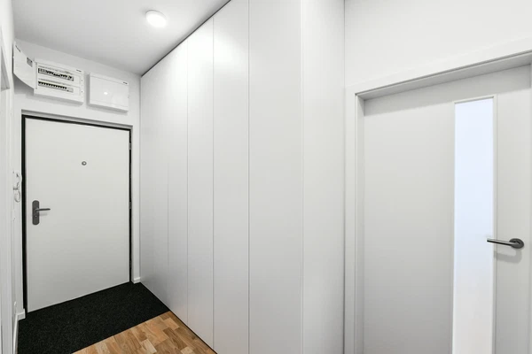 Waltariho, Hloubětín - Praha 9 | Pronájem, Byt, 2+kk, 52 m²