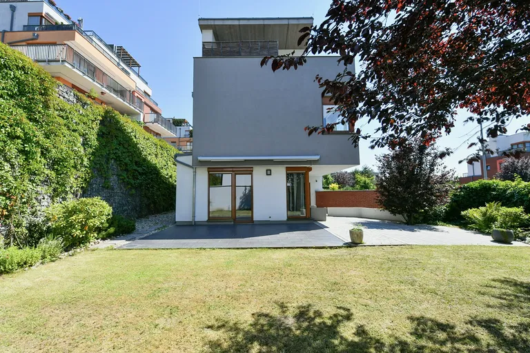 Na Císařce, Smíchov - Prague 5 | Rent, House, Four-bedroom (5+kk), 200 m²