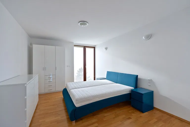 Šermířská, Břevnov - Prague 6 | Rent, Apartment, Three-bedroom (4+1), 232 m²