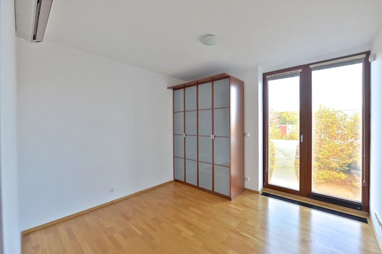 Šermířská, Břevnov - Prague 6 | Rent, Apartment, Three-bedroom (4+1), 232 m²