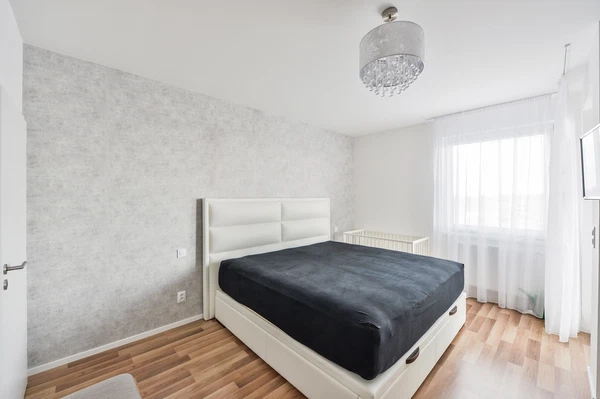 Zvěřinova, Strašnice - Praha 3 | Pronájem, Byt, 4+kk, 109 m²