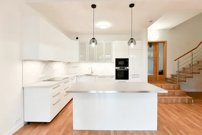 K Poště, Tuchoměřice - Praha-západ | Pronájem, Byt, 5+kk, 151 m²