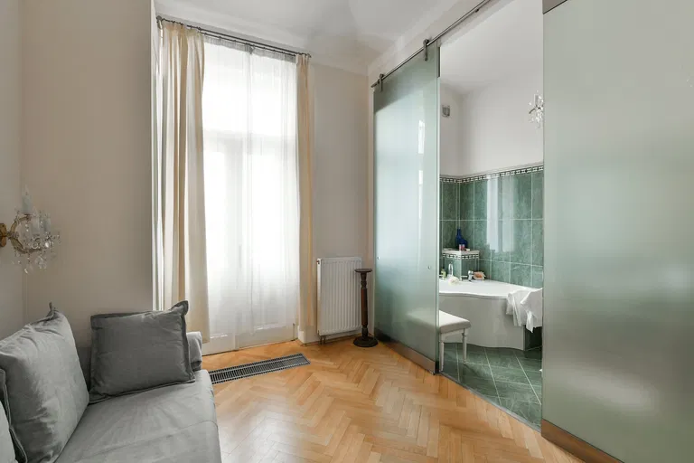 Pařížská, Josefov - Prague 1 | Rent, Apartment, Two-bedroom (3+1), 125 m²