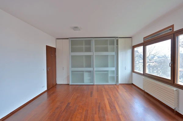 Pod Kaštany, Bubeneč - Prague 6 | Rent, Apartment, Three-bedroom (4+1), 174 m²