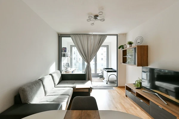 Vojenova, Libeň - Praha 8 | Pronájem, Byt, 3+kk, 75 m²