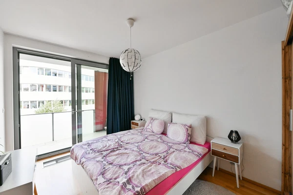 Vojenova, Libeň - Prague 8 | Rent, Apartment, Two-bedroom (3+kk), 75 m²