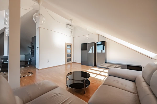 Poupětova, Holešovice - Prague 7 | Rent, Apartment, Two-bedroom (3+kk), 120 m²