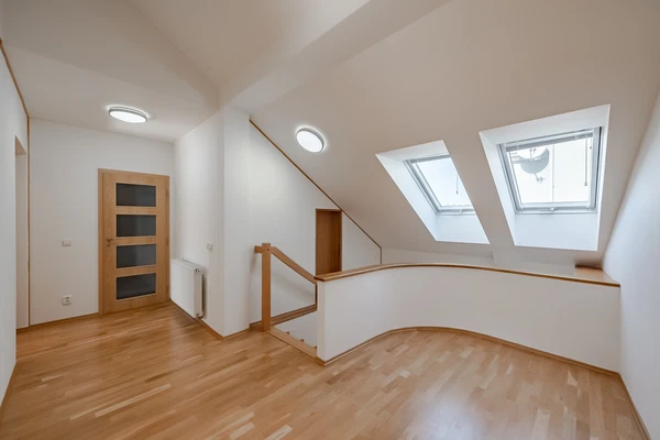 Poupětova, Holešovice - Prague 7 | Rent, Apartment, Two-bedroom (3+kk), 120 m²