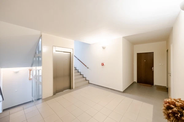 Závěrka, Břevnov - Prague 6 | Rent, Apartment, One-bedroom (2+kk), 62 m²