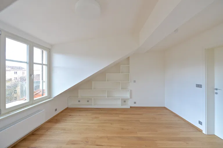 Nad Královskou oborou, Bubeneč - Prague 7 | Rent, Apartment, Four-bedroom (5+1), 192 m²