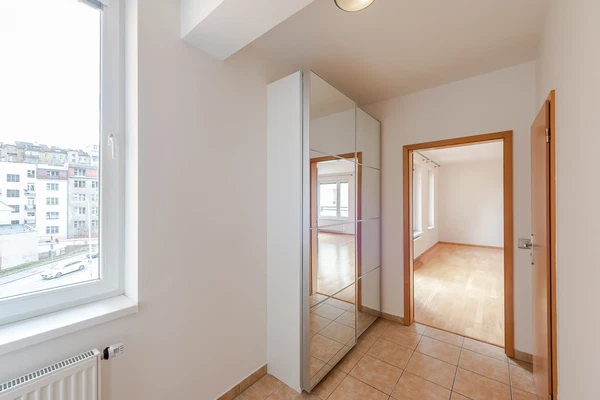 Pod Školou, Košíře - Prague 5 | Sale, Apartment, Two-bedroom (3+kk), 94 m²