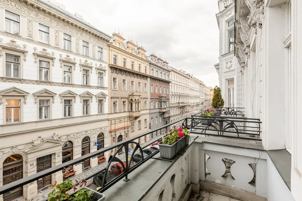 Zborovská, Malá Strana - Prague 5 | Rent, Apartment, Five-bedroom (6+1), 230 m²