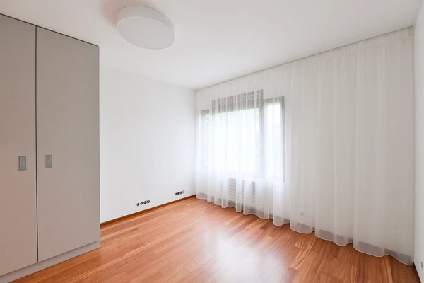 Pod Kaštany, Bubeneč - Prague 6 | Rent, Apartment, Six-bedroom (7+1), 274 m²