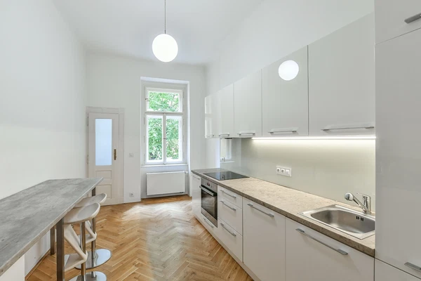 Strossmayerovo náměstí, Holešovice - Praha 7 | Pronájem, Byt, 3+1, 111 m²