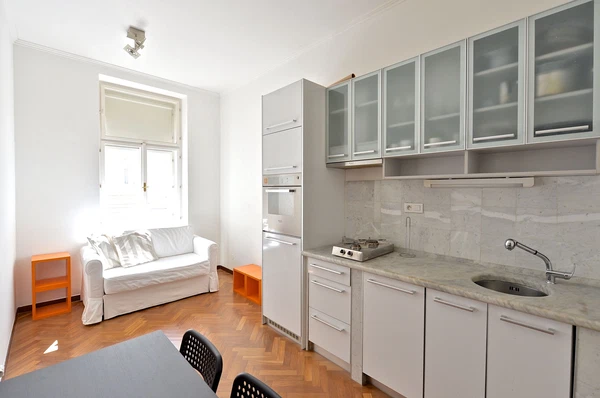 Koubkova, Nové Město - Prague 2 | Rent, Apartment, One-bedroom (2+kk), 37 m²