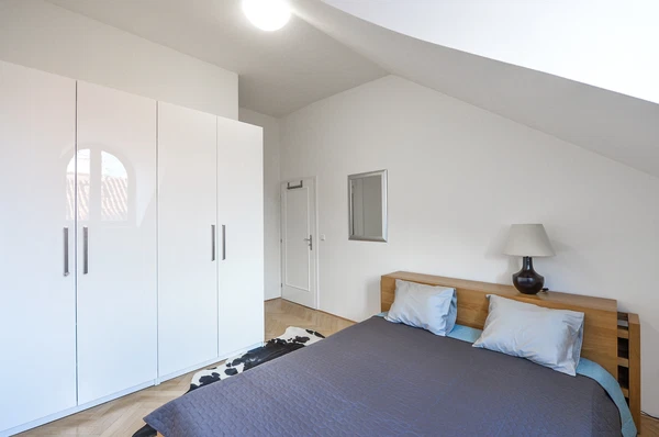 Vlašská, Malá Strana - Prague 1 | Rent, Apartment, Two-bedroom (3+kk), 75 m²