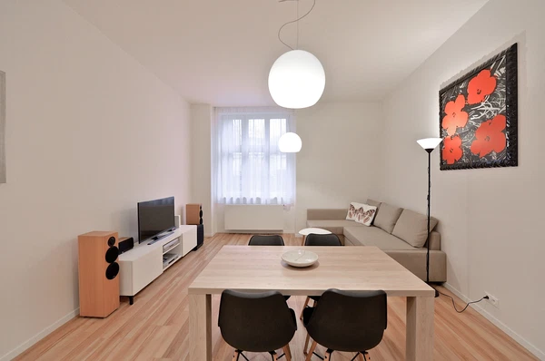 Ovenecká, Bubeneč - Praha 7 | Pronájem, Byt, 2+kk, 65 m²