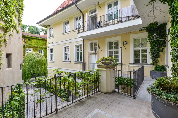 Vlašská, Malá Strana - Prague 1 | Rent, Apartment, Three-bedroom (4+1), 174 m²