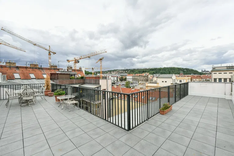 Na Valentince, Smíchov - Praha 5 | Pronájem, Byt, 4+kk, 188 m²