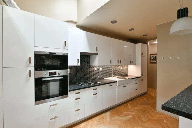 Na Valentince, Smíchov - Praha 5 | Pronájem, Byt, 4+kk, 188 m²