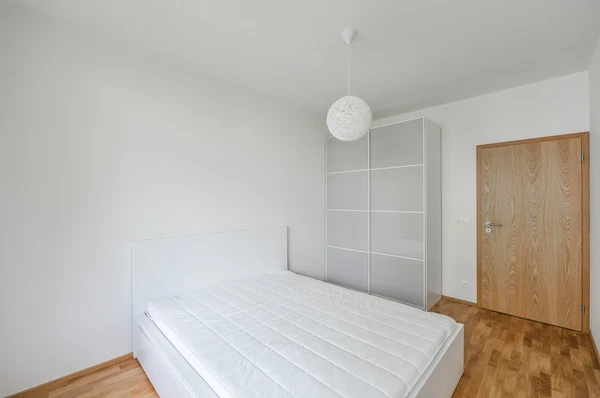 U Hranic, Strašnice - Praha 10 | Pronájem, Byt, 3+kk, 64 m²