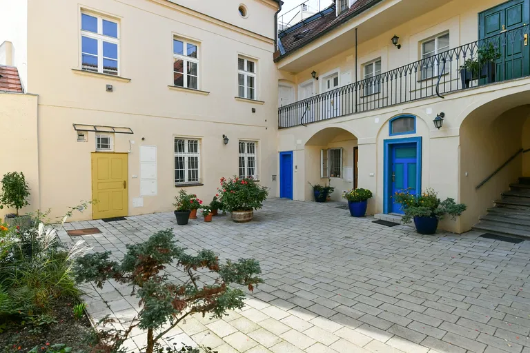 V Jirchářích, Nové Město - Prague 1 | Rent, Apartment, Three-bedroom (4+kk), 199 m²