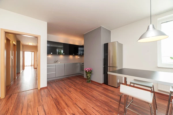 Kabešova, Vysočany - Prague 9 | Rent, Apartment, Three-bedroom (4+kk), 83 m²