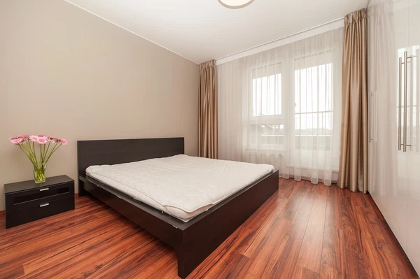 Kabešova, Vysočany - Prague 9 | Rent, Apartment, Three-bedroom (4+kk), 83 m²