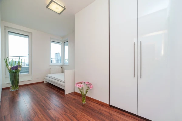 Kabešova, Vysočany - Prague 9 | Rent, Apartment, Three-bedroom (4+kk), 83 m²