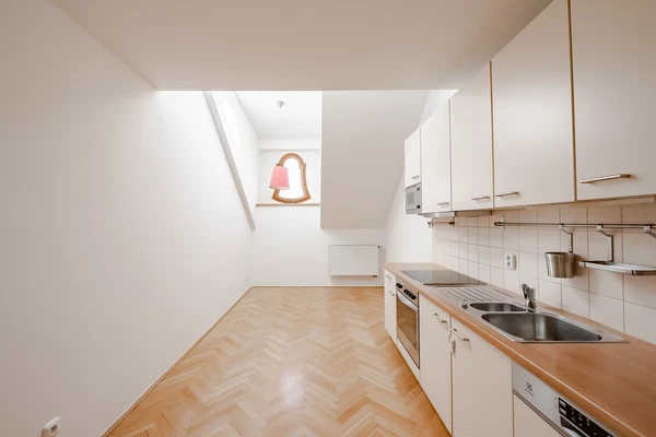 Strossmayerovo náměstí, Holešovice - Praha 7 | Pronájem, Byt, 5+1, 146 m²