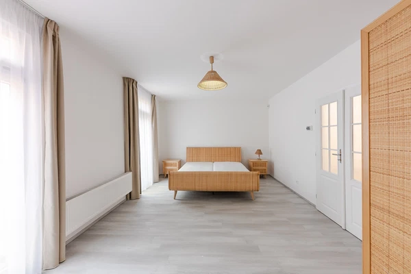 Jaselská, Bubeneč - Prague 6 | Rent, Apartment, Three-bedroom (4+kk), 139 m²