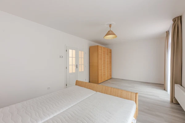 Jaselská, Bubeneč - Prague 6 | Rent, Apartment, Three-bedroom (4+kk), 139 m²