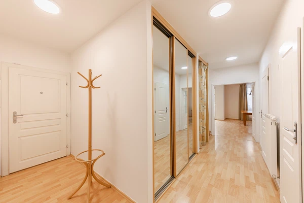 Jaselská, Bubeneč - Prague 6 | Rent, Apartment, Three-bedroom (4+kk), 139 m²