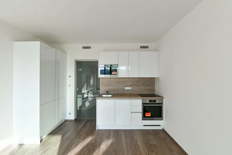 Kurta Konráda, Libeň - Praha 9 | Pronájem, Byt, 1+kk, 36 m²