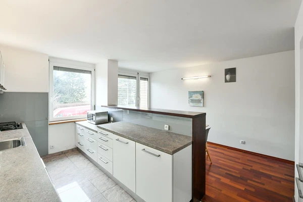 Javorová, Kobylisy - Praha 8 | Pronájem, Rodinný dům, 5+kk, 237 m²