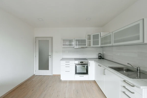 Nad Kapličkou, Strašnice - Praha 10 | Pronájem, Byt, 3+1, 79 m²