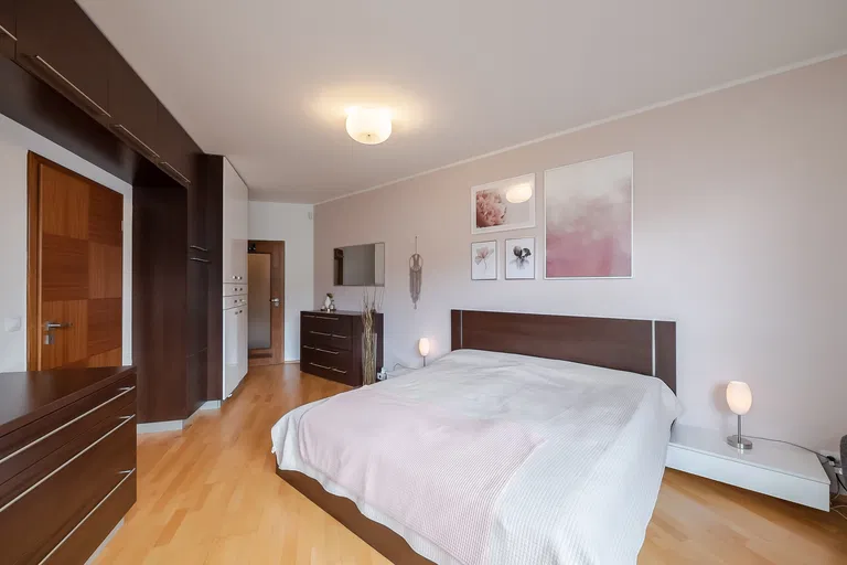 U Uranie, Holešovice - Prague 7 | Sale, Apartment, Three-bedroom (4+kk), 119 m²