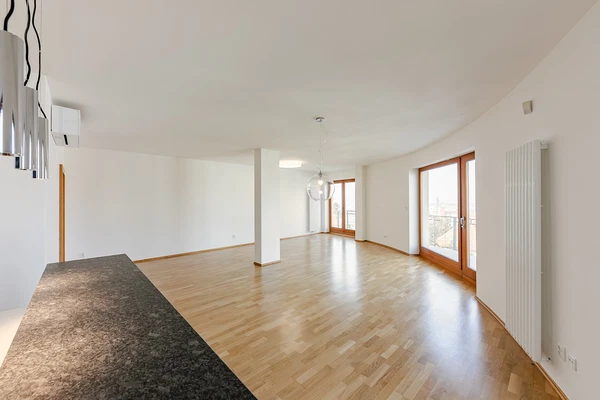 Na Hřebenech II, Podolí - Prague 4 | Rent, Apartment, Four-bedroom (5+kk), 172 m²