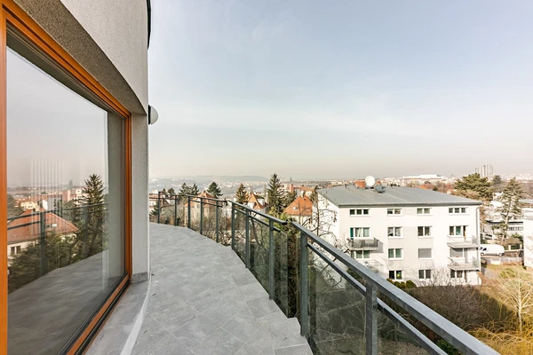 Na Hřebenech II, Podolí - Prague 4 | Rent, Apartment, Four-bedroom (5+kk), 172 m²