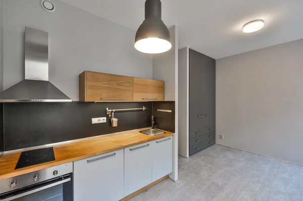 Lucemburská, Vinohrady - Praha 3 | Pronájem, Byt, 1+kk, 30 m²